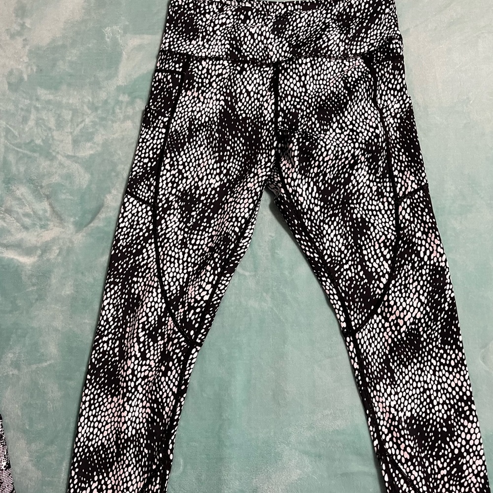 Zyia leggings